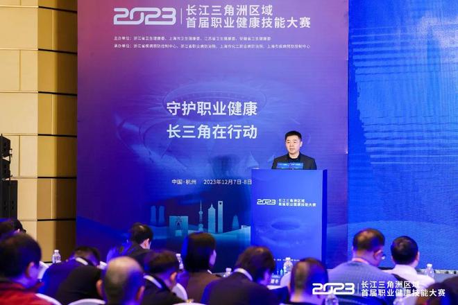 中坚持个人 中坚持个人